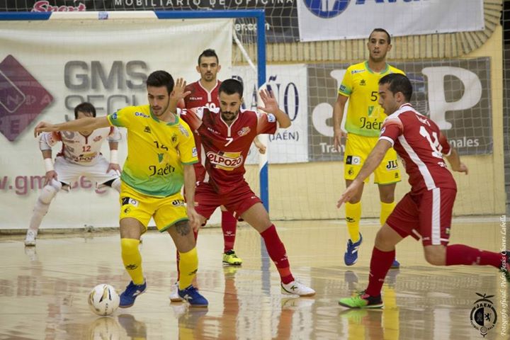 Eloy Rojas en una jugada ante ElPozo Murcia