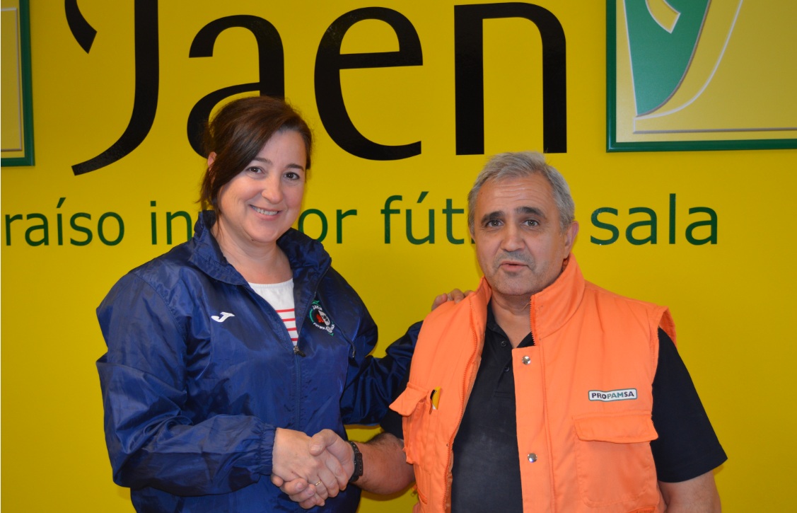 Pilar Palacios junto con el gerente de la empresa Andrés García Ruiz.