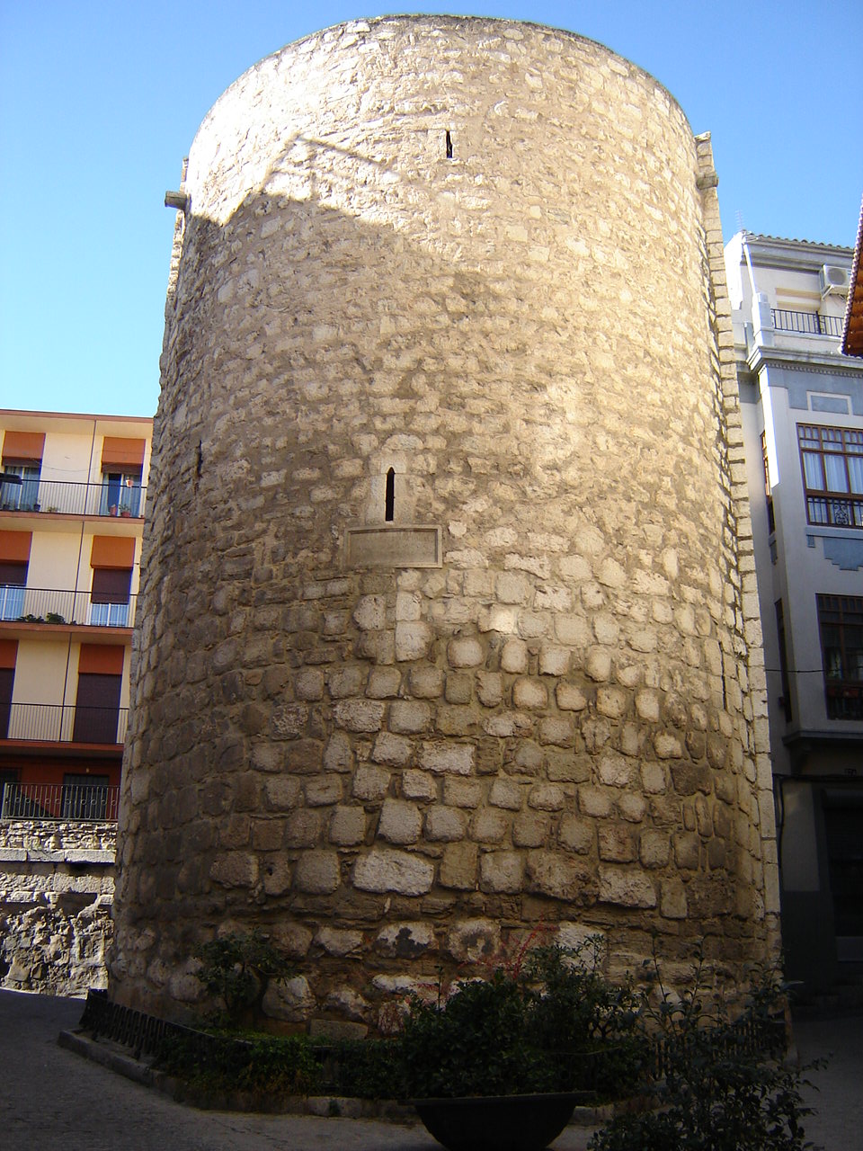 Jaén. Arco de San Lorenzo desde la calle Madre de Dios 2